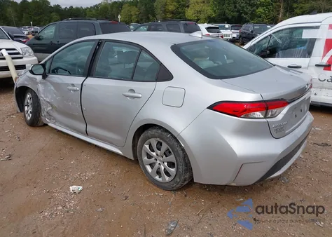 2021 Toyota Corolla Le z USA, uszkodzony, nr VIN 5YFEPMAE2MP178099